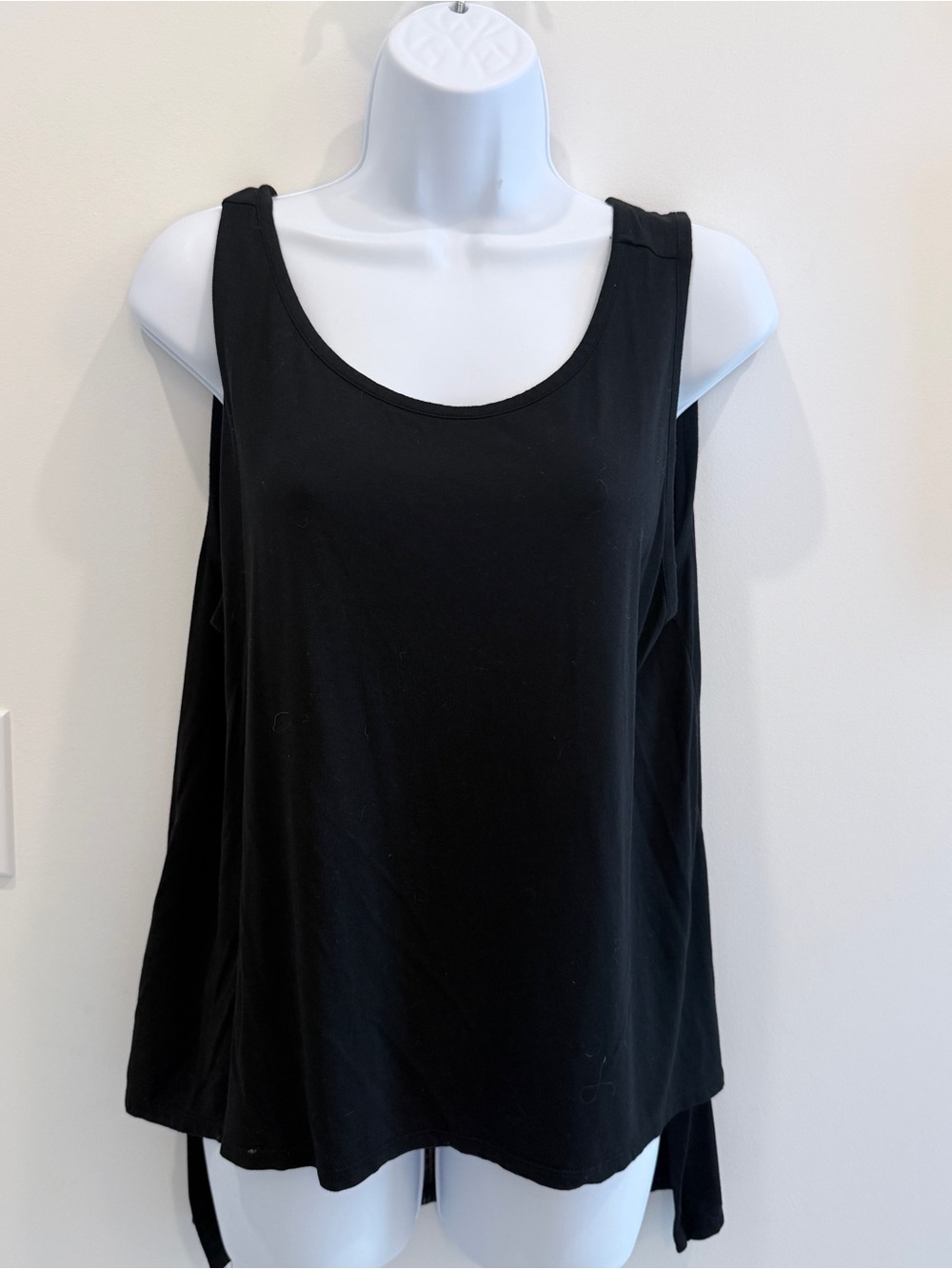 BCBGeneration Black Scoop Neck Sleeveless Tank Top